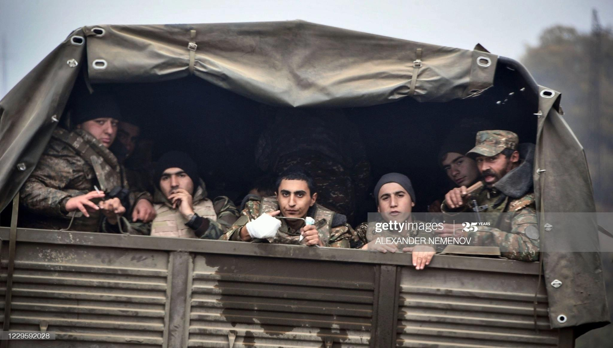 Армянские войска выводятся из Нагорного Карабаха - ФОТО
