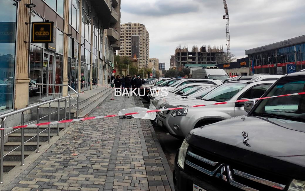В Баку 17-летний юноша выпрыгнул с 11 этажа - ВИДЕО