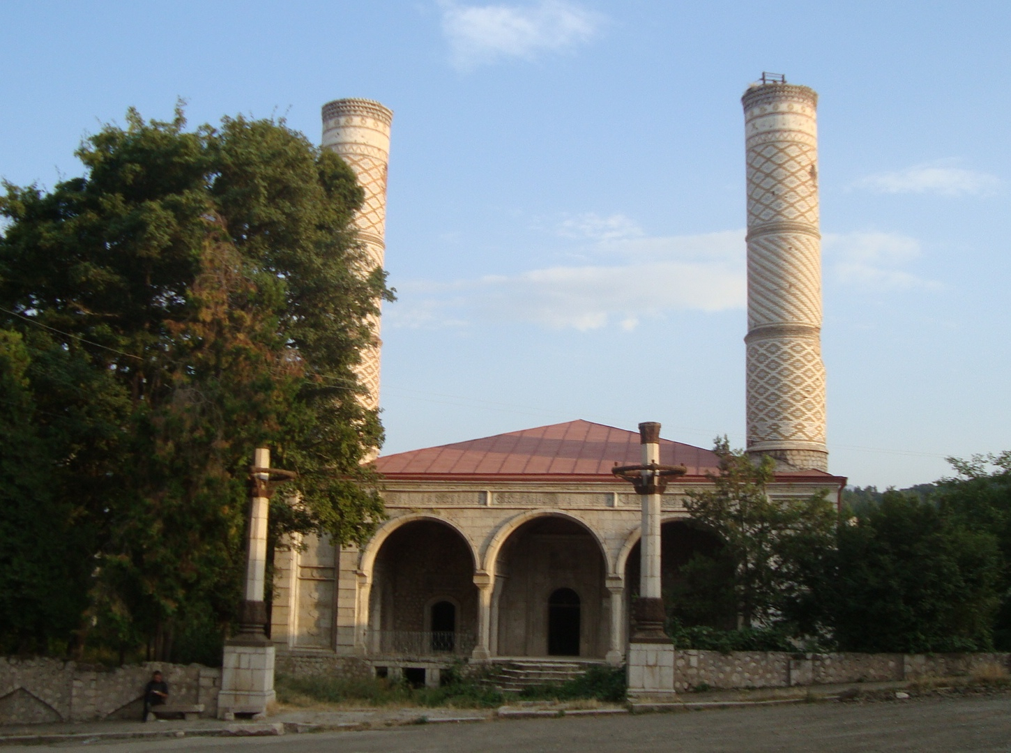 В мечеть города Шуши дали свет – на минарете флаг Азербайджана - ВИДЕО