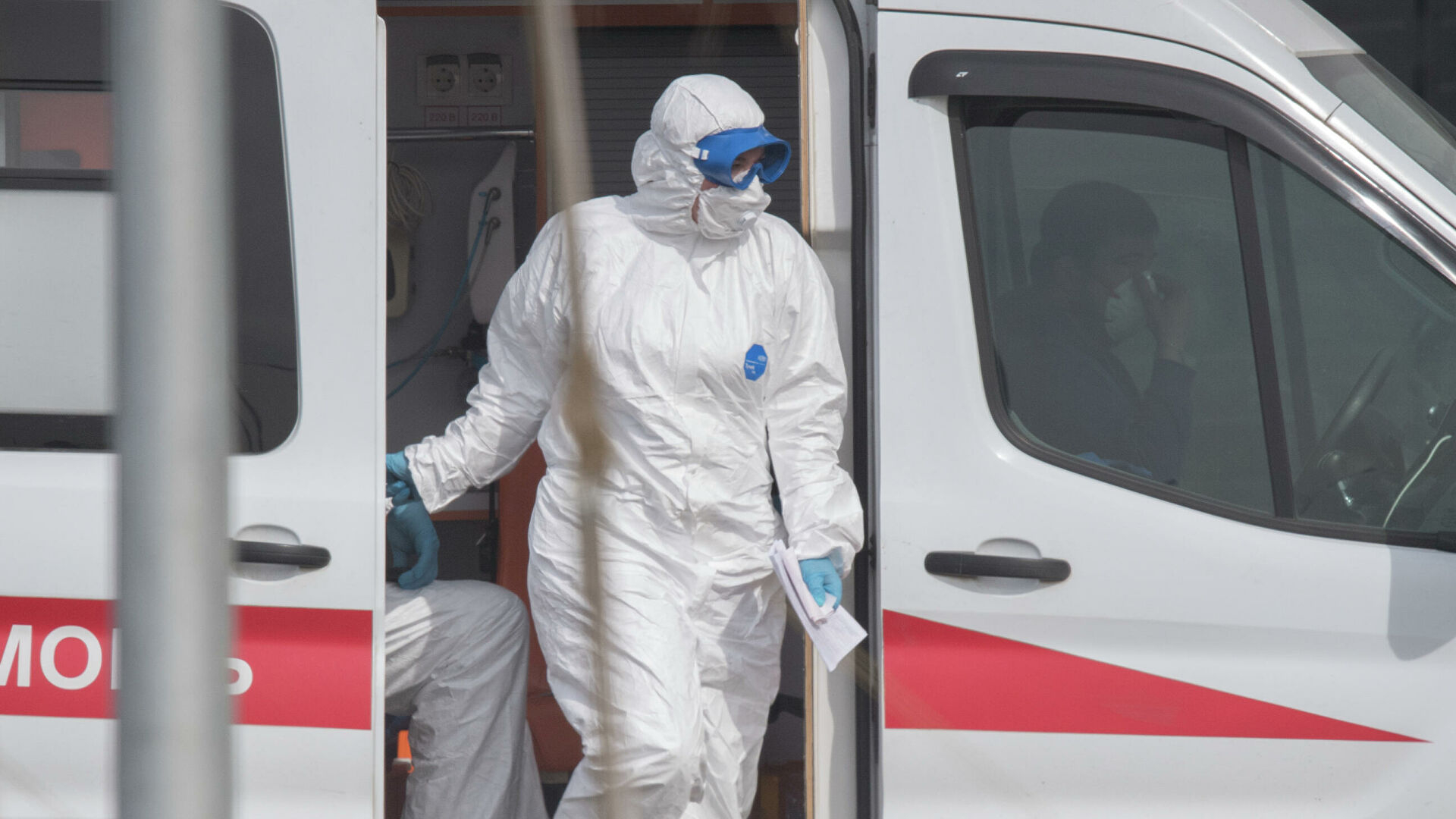 В России из-за коронавируса за сутки умерли 442 человека