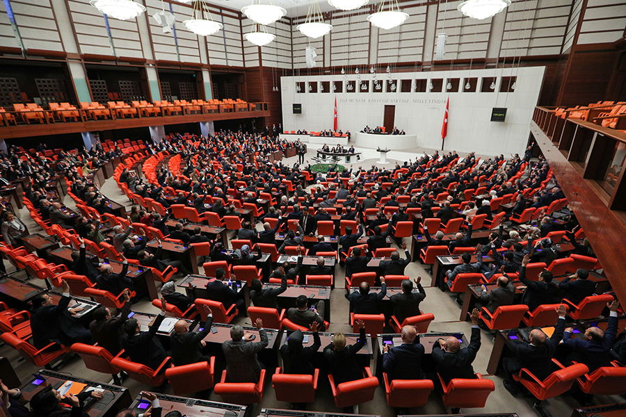 Парламент Турции утвердил законопроект в связи с отправкой военных в Азербайджан