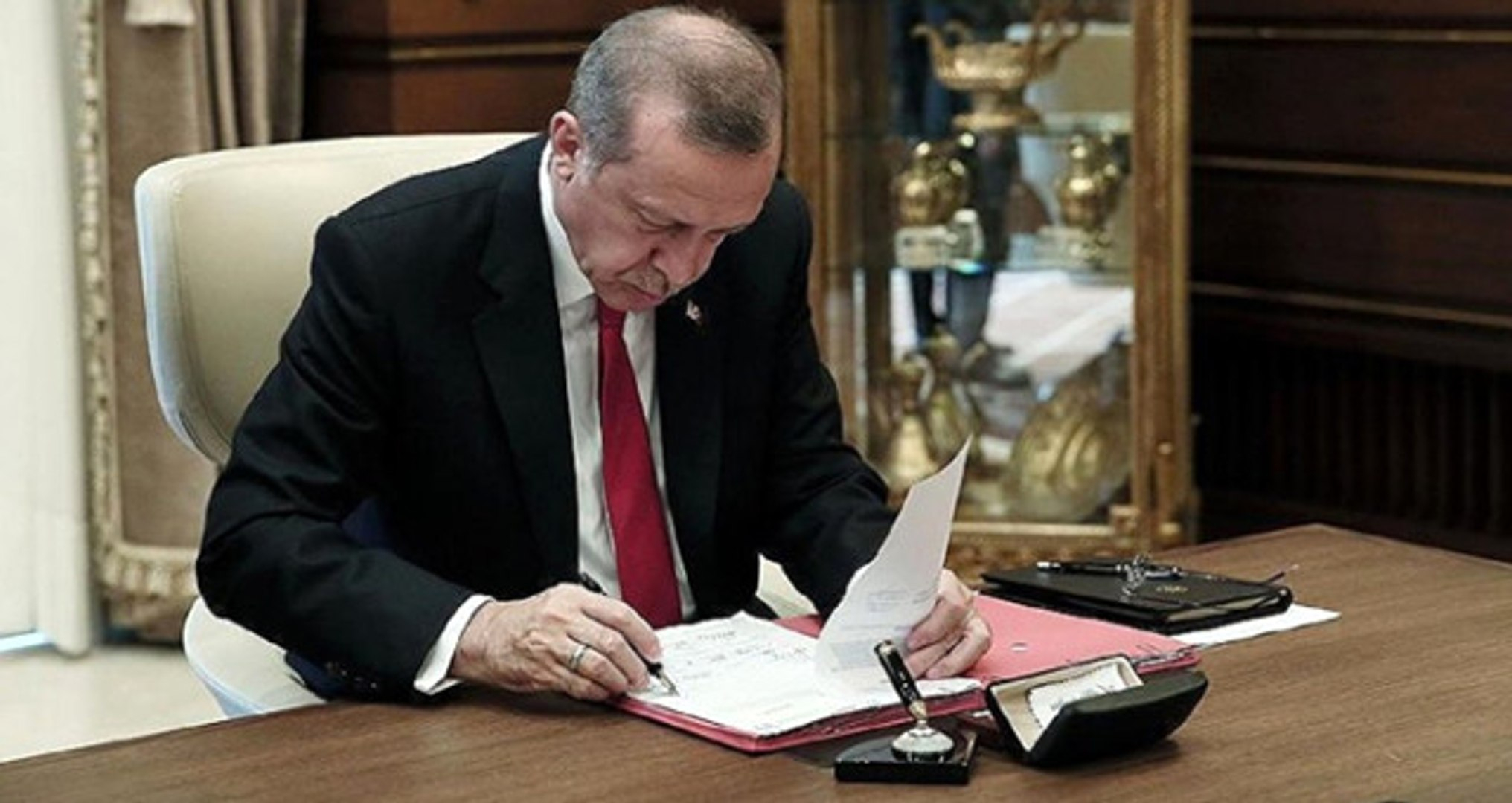 Президент Турции подписал закон об отправке военных в Азербайджан