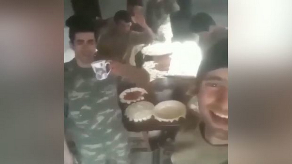 Азербайджанские солдаты готовят Хинкали в Шуше – ВИДЕО