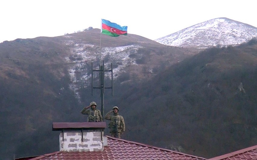 В освобожденном от оккупации городе Кельбаджаре поднят азербайджанский флаг – ВИДЕО