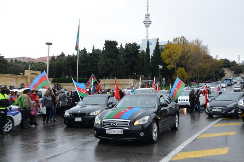 Жители Баку отметили освобождение Лачина, организовав автопробег - ФОТО