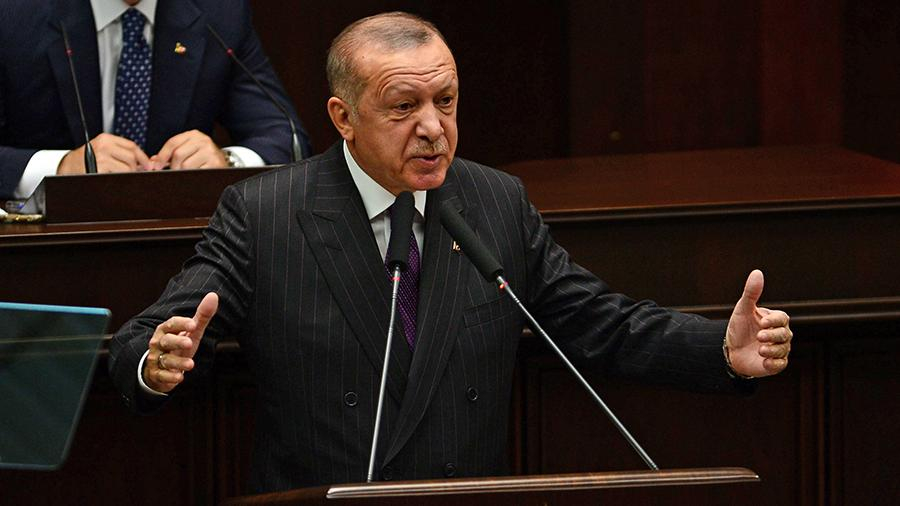 Эрдоган раскритиковал судью игры ПСЖ и "Истанбул Башакшехир" за расизм - ФОТО