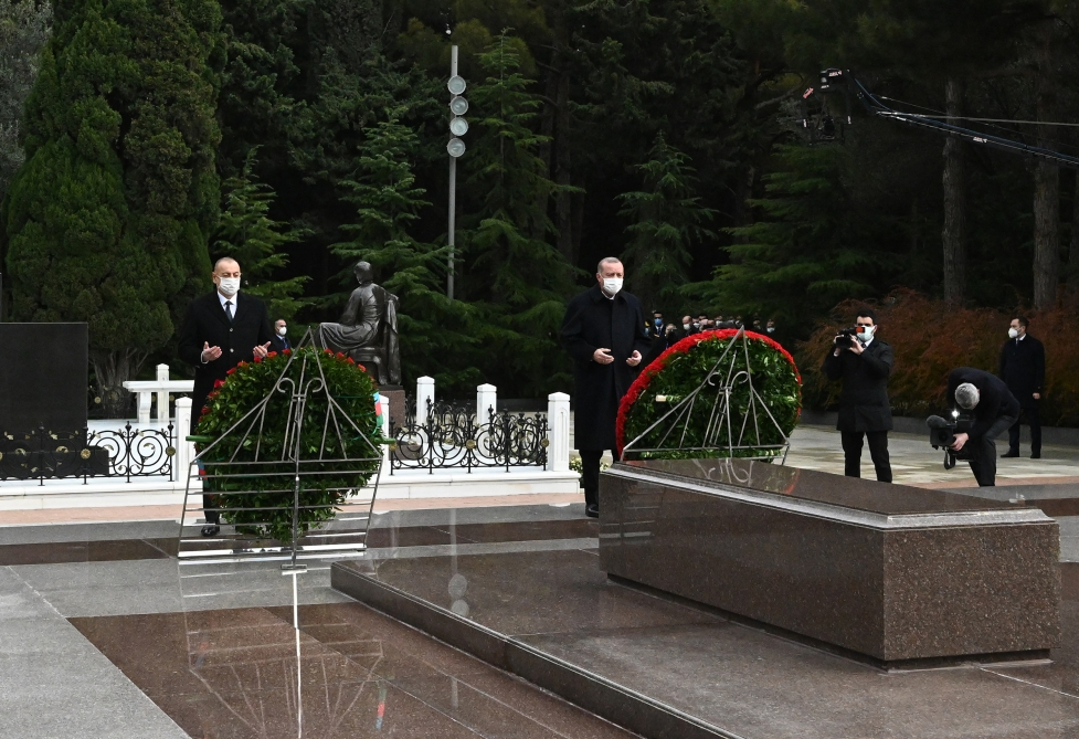 Президенты Азербайджана и Турции посетили могилу Гейдара Алиева - ФОТО