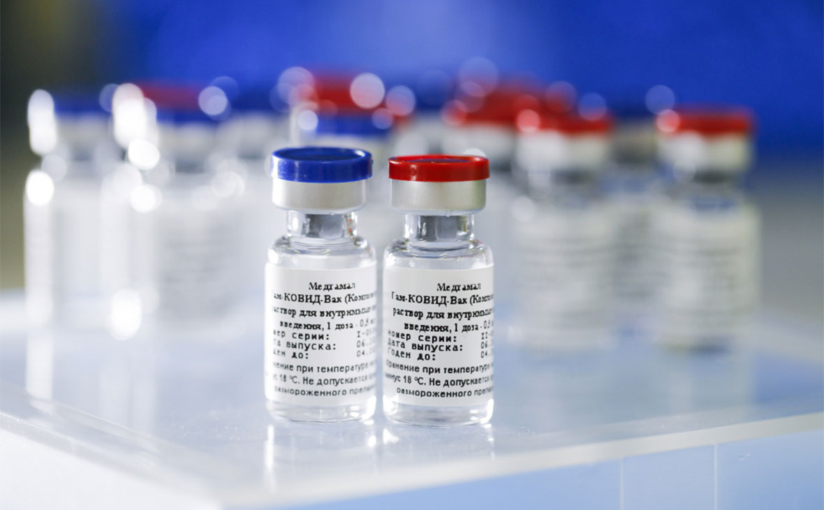 Инфекционист оценил эффективность вакцин против нового штамма COVID-19