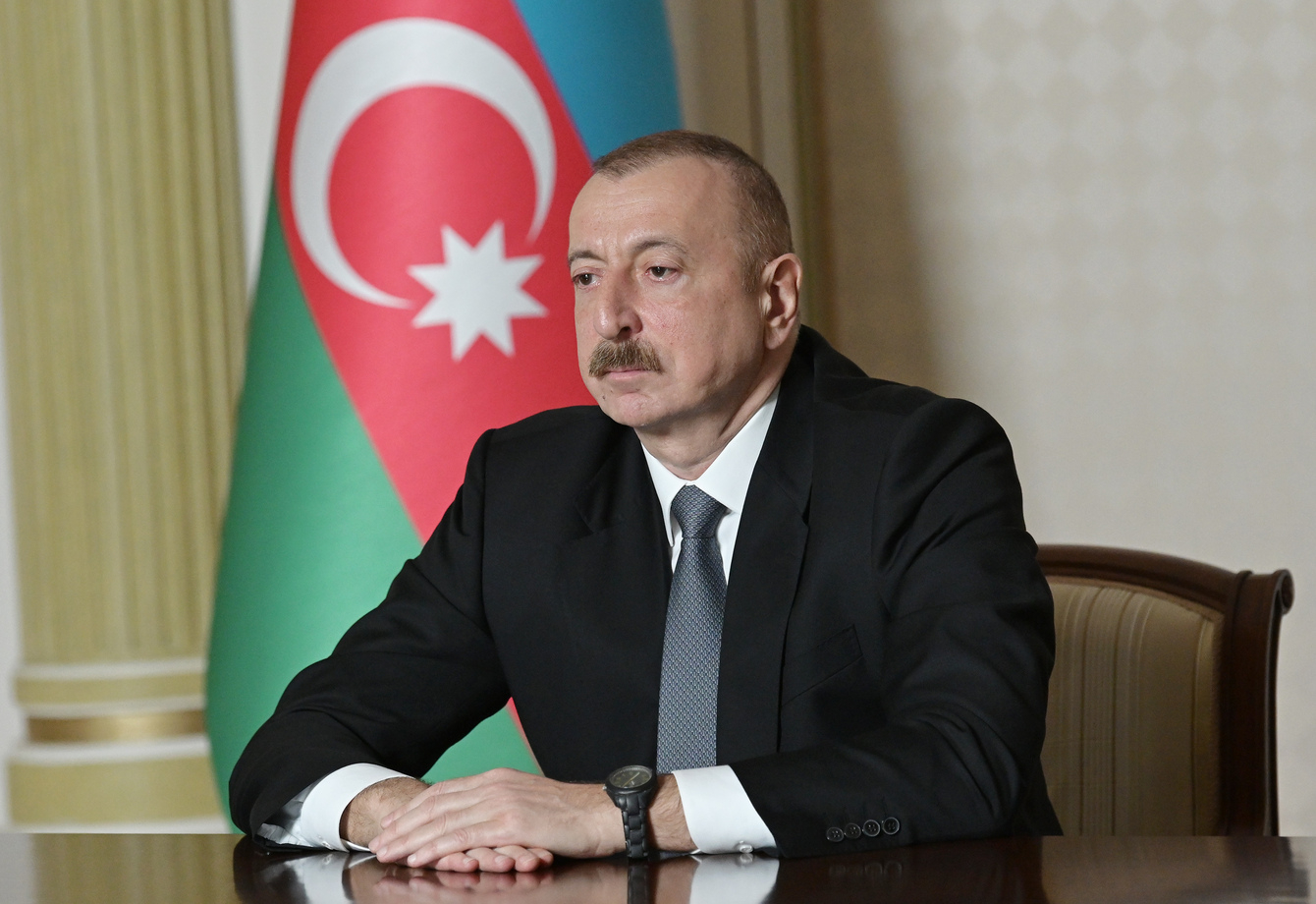 Ильхам Алиев наградил группу лиц орденом "Шохрат"