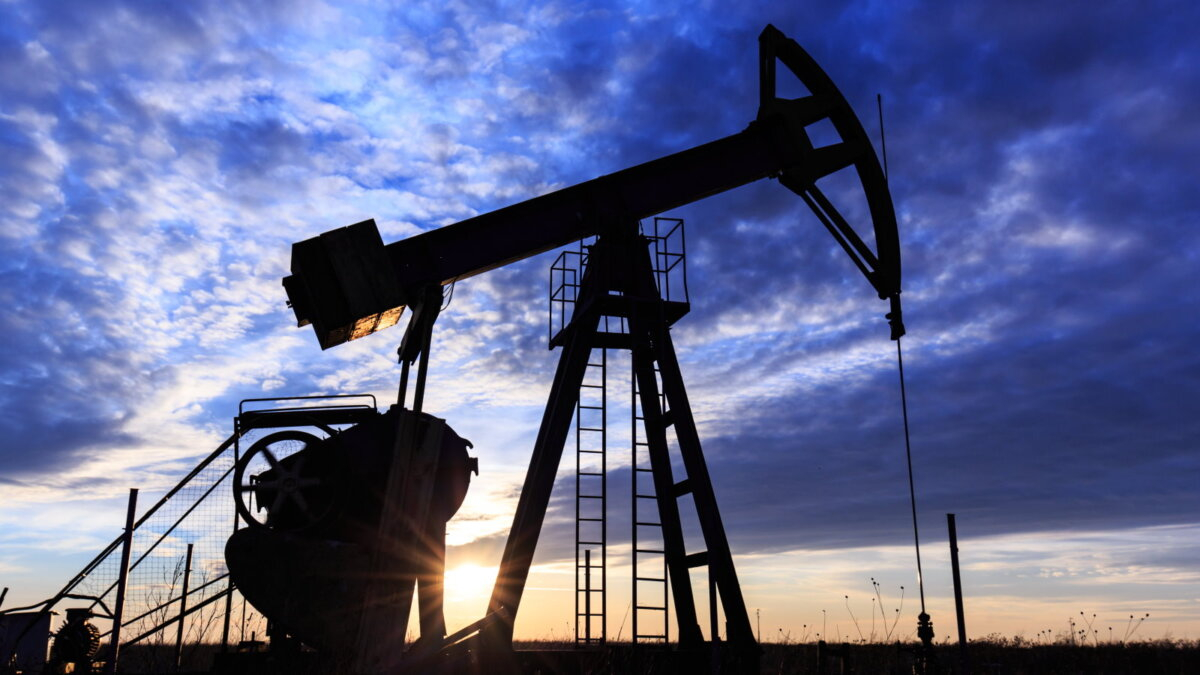 Цена нефти Brent поднялась выше $54 за баррель