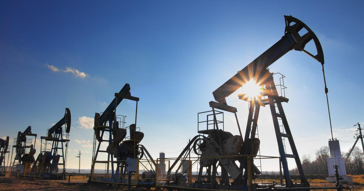 Цена нефти Brent впервые с февраля превысила 56 долларов за баррель