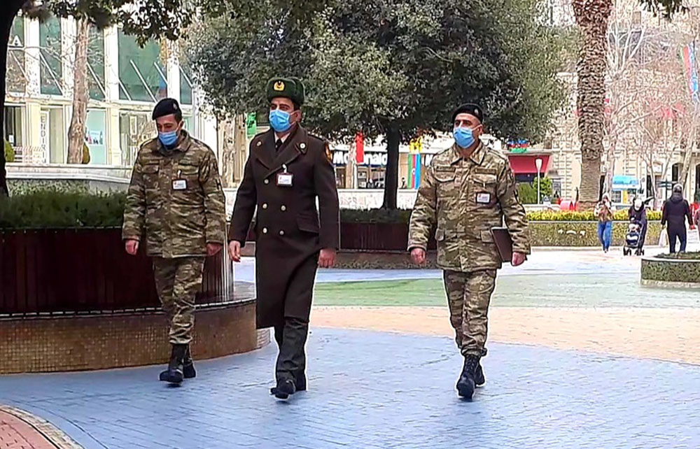 В Азербайджане начался рейд против незаконно носящих военную форму одежды - ВИДЕО