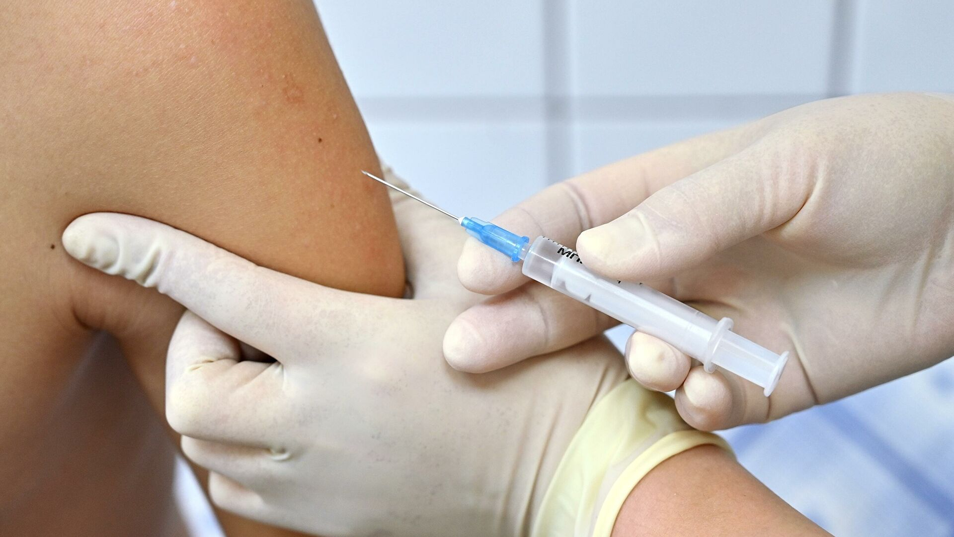Помощник президента Азербайджана: Вакцинацию против коронавируса решено начать с 18 января