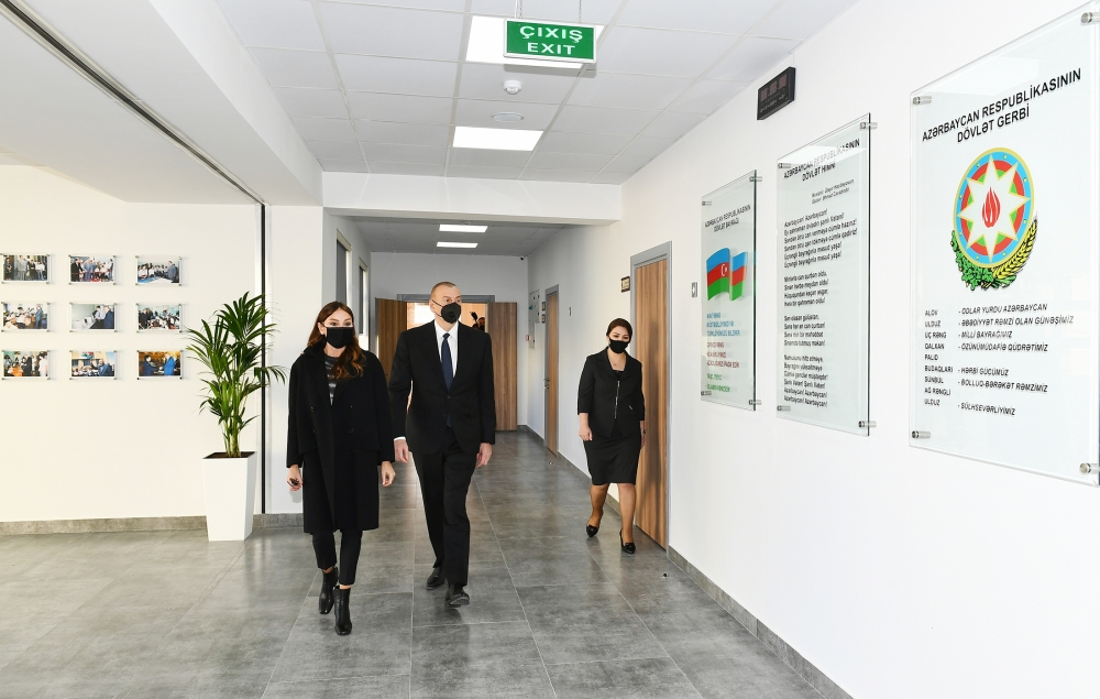 Ильхам Алиев и Мехрибан Алиева ознакомились с условиями, созданными в школе-лицее №3 - ФОТО