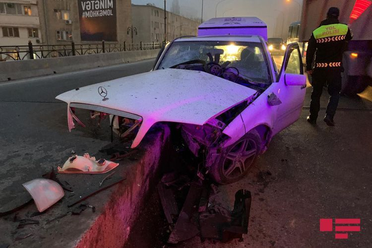 В Баку уснувший за рулем водитель устроил страшную аварию - ФОТО