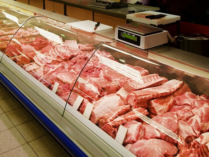 Азербайджан запретил ввоз говядины и мяса птицы из трех стран