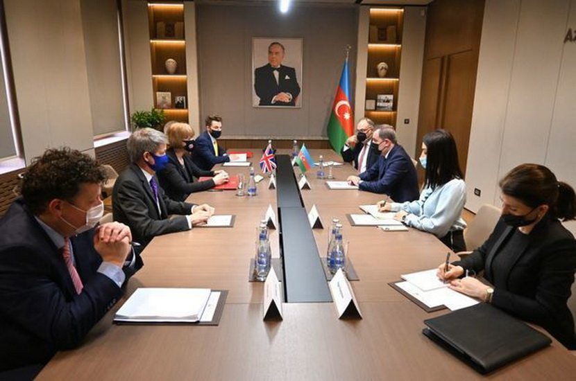 Джейхун Байрамов встретился с государственным министром Великобритании - ФОТО