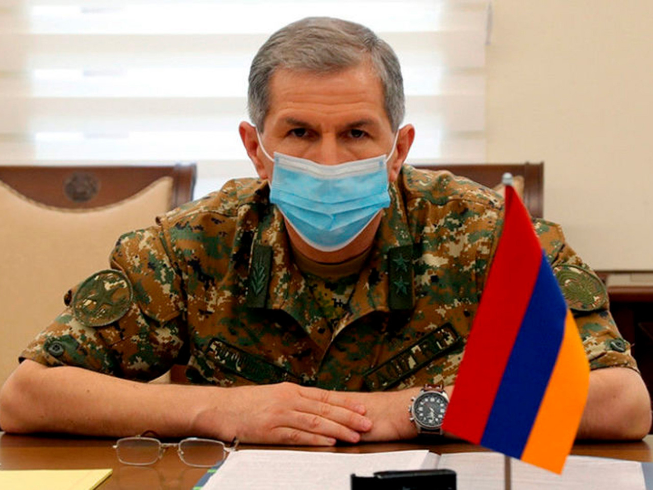 "Ситуация очень сложная": Пашинян уволил главу Генштаба ВС Армении