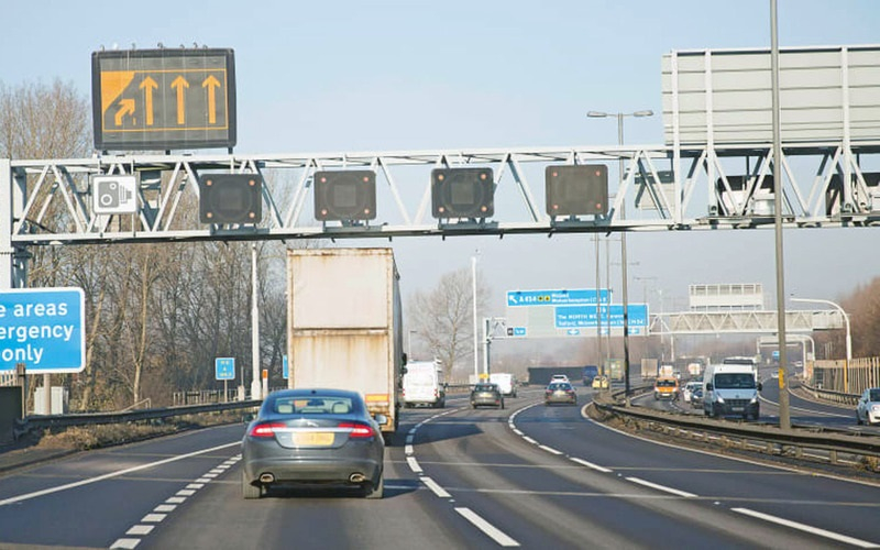 Почему Англия готова отказаться от "умных" магистралей