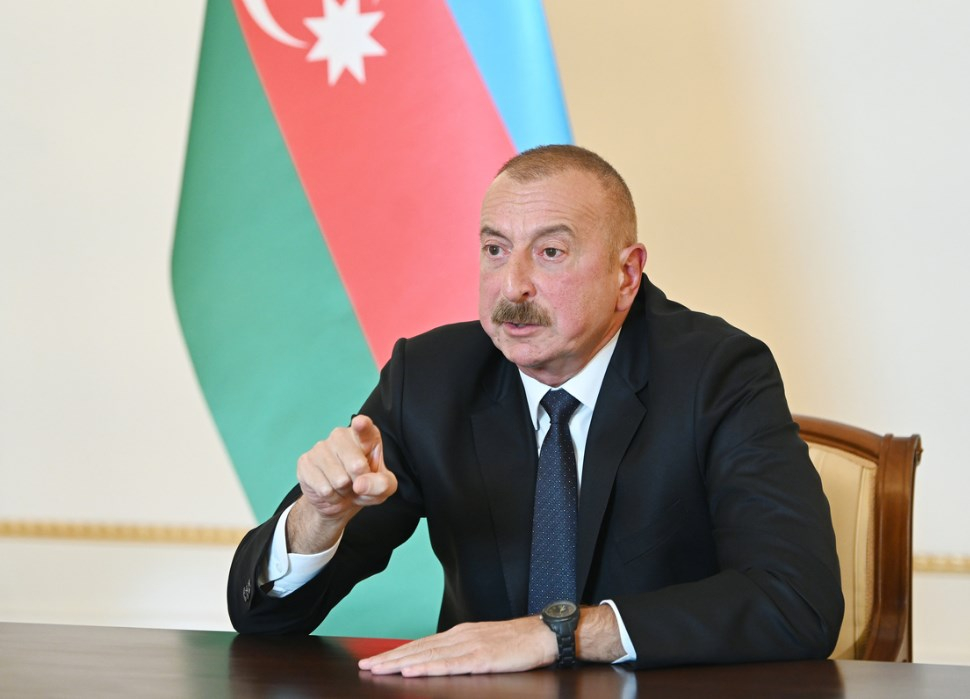 Ильхам Алиев резко раскритиковал госкомпании