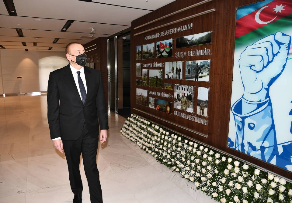 Ильхам Алиев на открытии нового административного здания Каспийского пароходства - ФОТО