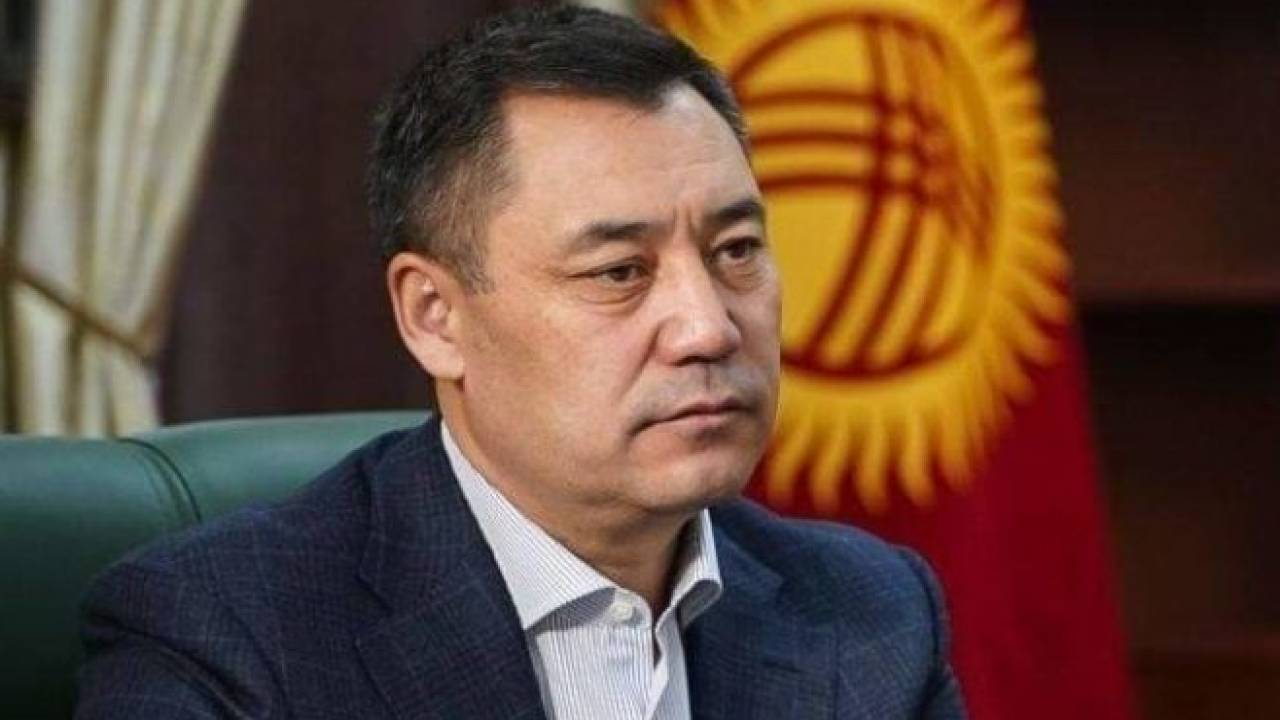 Неизвестные взломали страницу президента Киргизии в Facebook