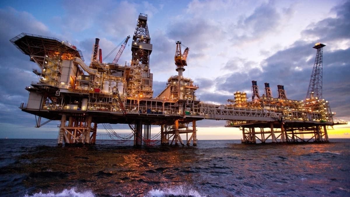 Азербайджан согласился на продолжение сокращения добычи нефти в рамках ОПЕК+