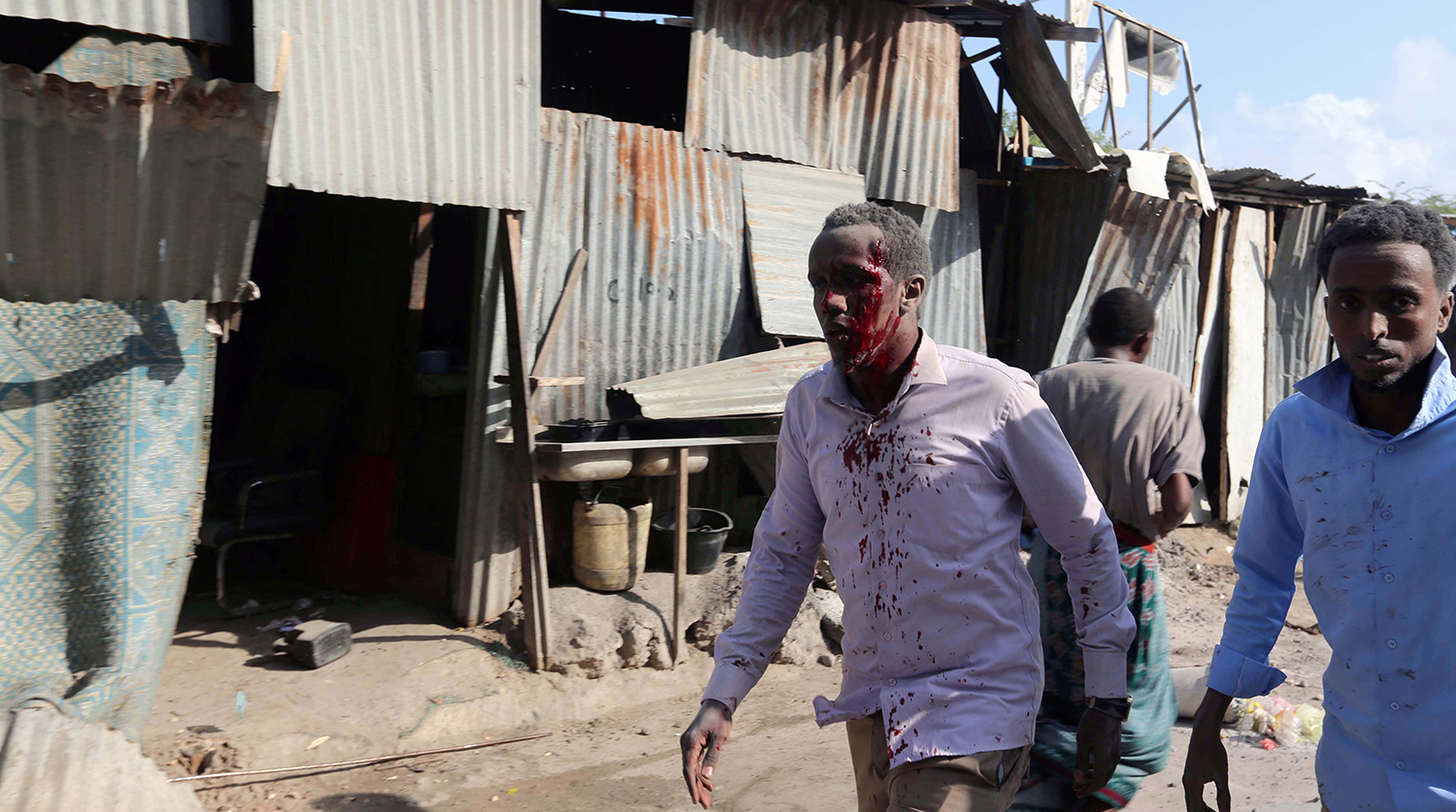 При мощном взрыве в Сомали погибли минимум 20 человек