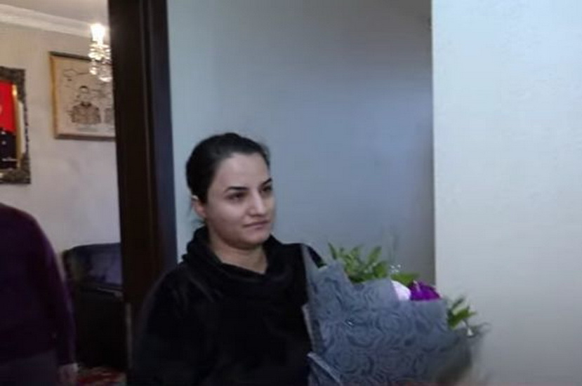 Baku TV 8 Марта поздравил мать и супругу шехида Аббаса Гасымова – ВИДЕО