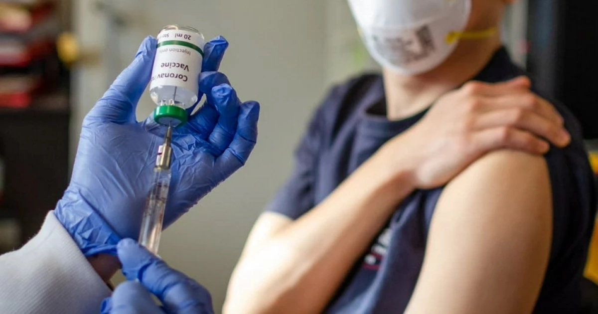 Главный инфекционист Азербайджана о необходимости введения второй дозы вакцины