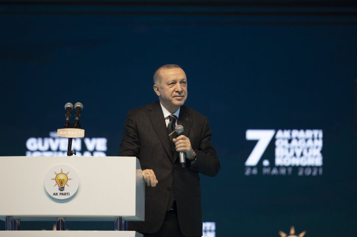 Эрдоган переизбран на пост председателя правящей партии Турции
