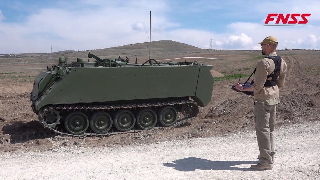 В Турции попытались объединить беспилотные бронированные машины с БПЛА - ФОТО