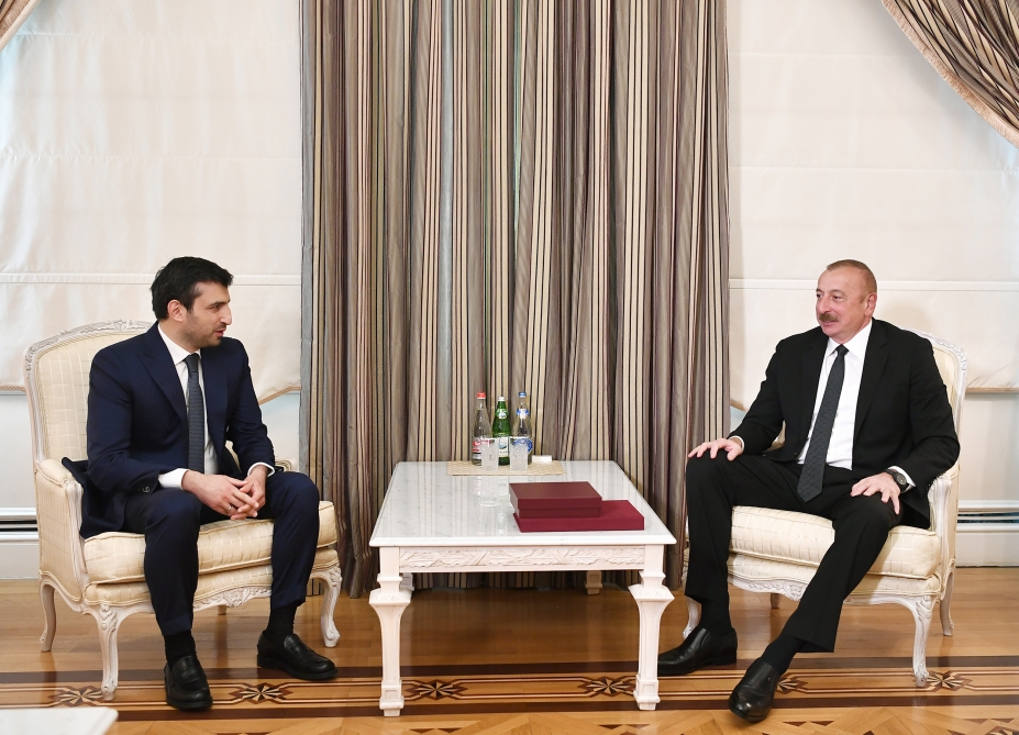 Президент Ильхам Алиев принял Сельчука Байрактара - ВИДЕО