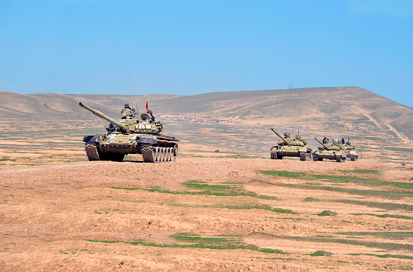 Проводятся интенсивные занятия по боевой подготовке танковых подразделений - ВИДЕО