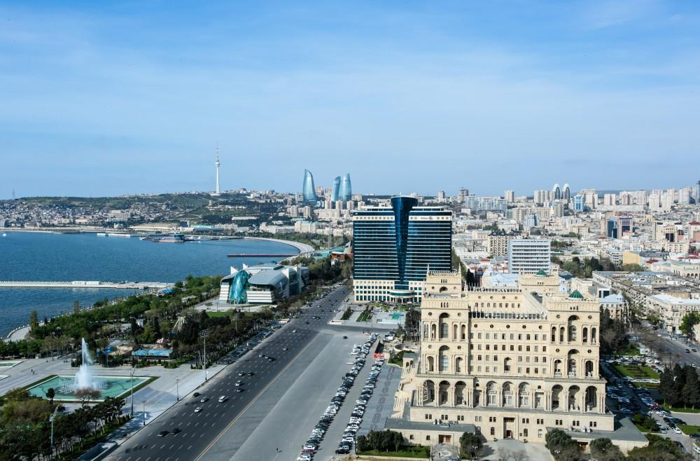 Жителей Баку просят завтра не выходить на улицу