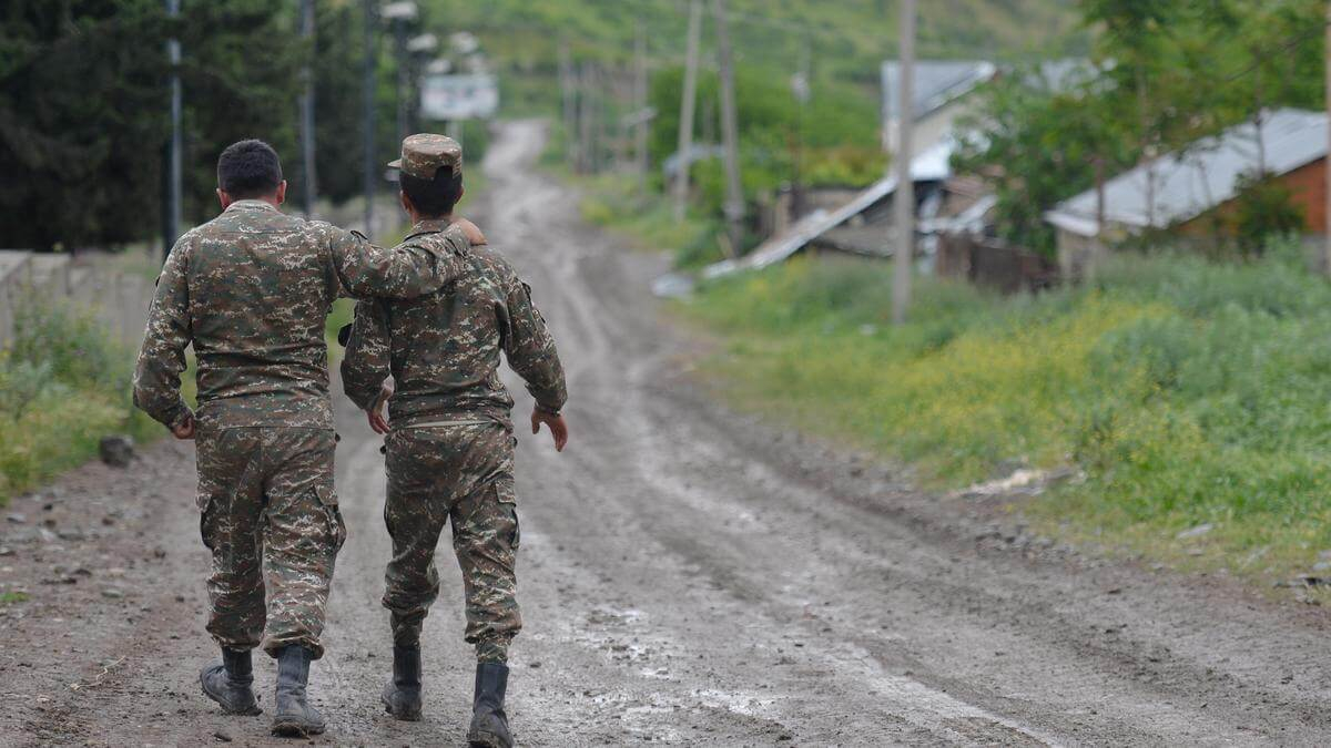 Пьяный водитель насмерть задавил армянских солдат