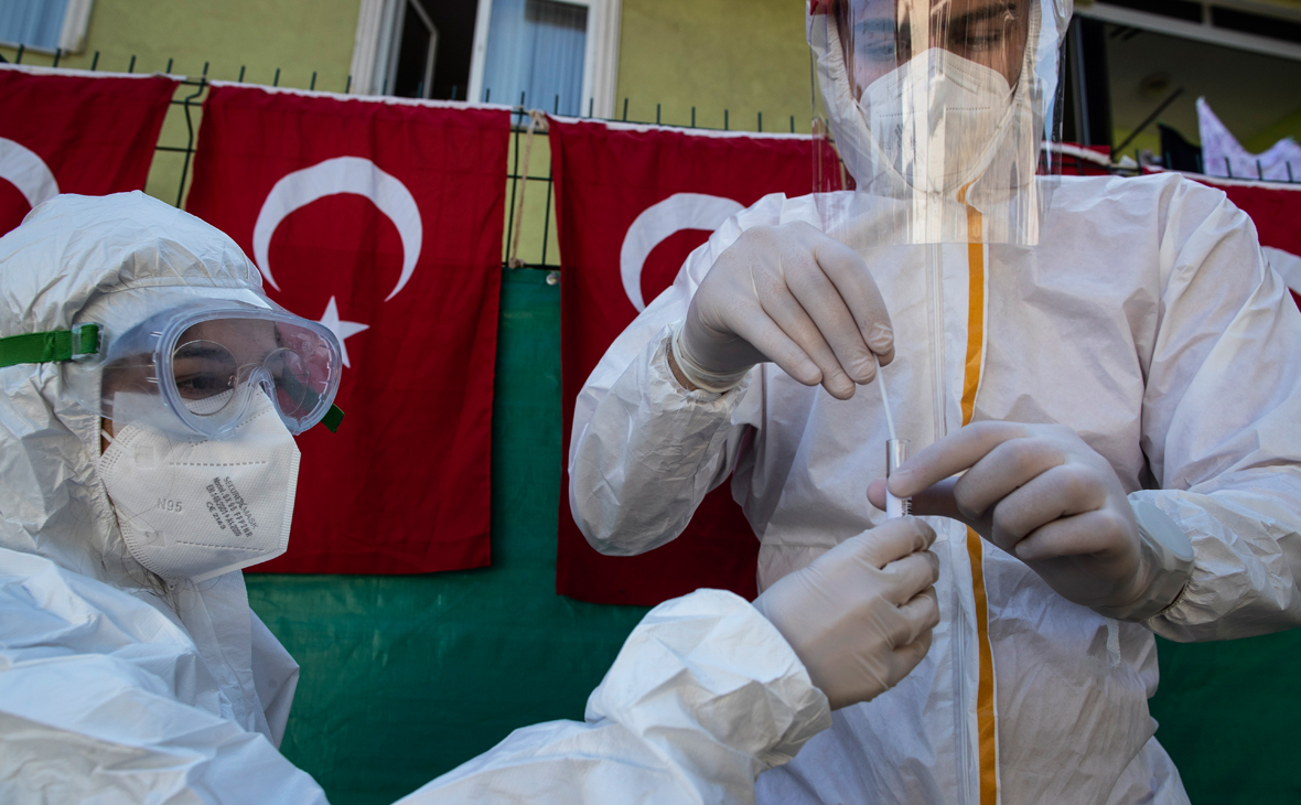 В Турции еще  61 400 человек заразились коронавирусом, 297 скончались
