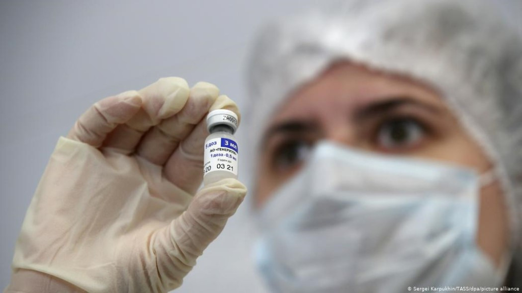 В Турции опровергли информацию об одобрении вакцины "Спутник V"