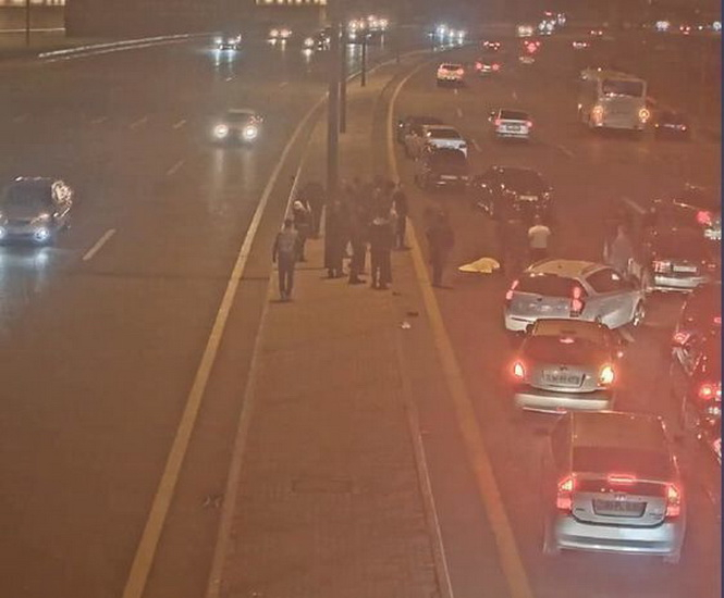 Тяжелая авария стала причиной автомобильного затора в Баку - ФОТО