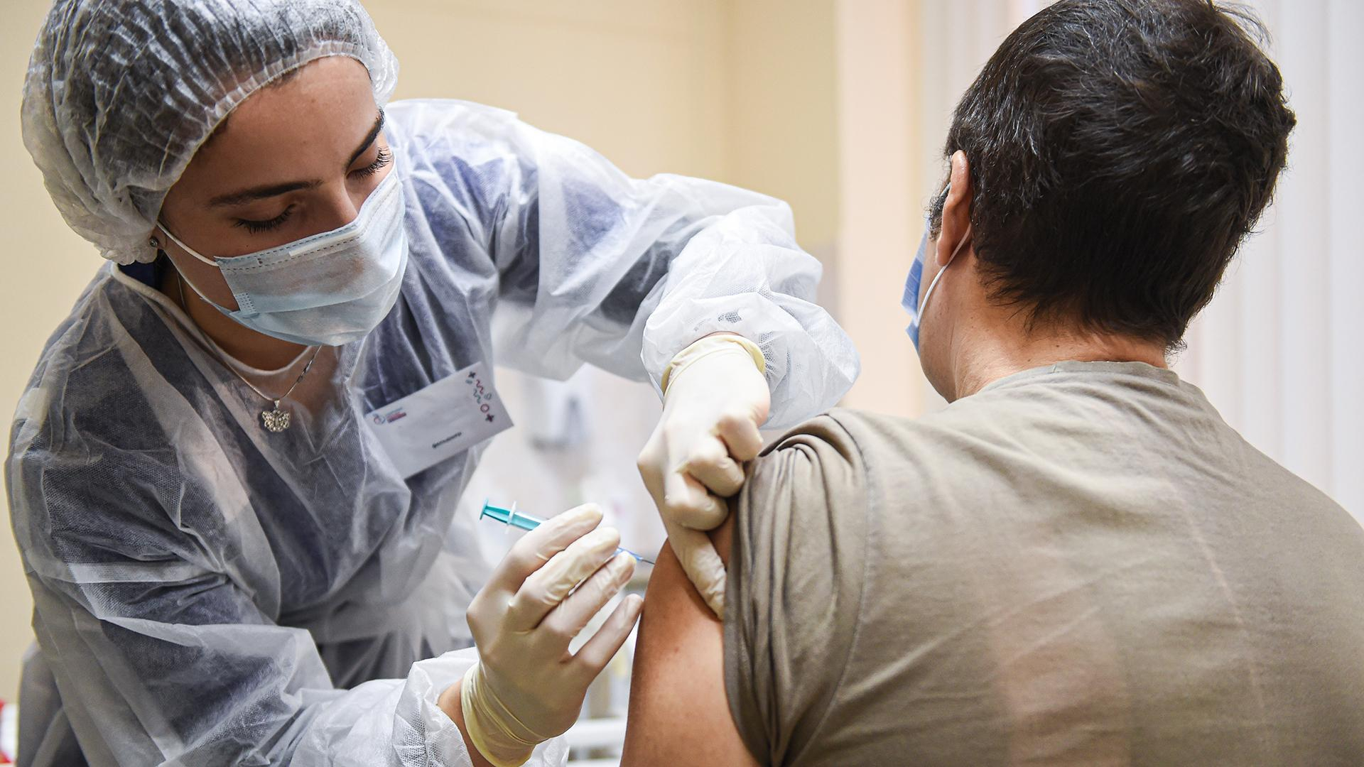 Еще два врача уволены за имитацию вакцинации - ВИДЕО