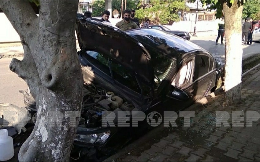 ДТП в Азербайджане: автомобиль упал в канаву