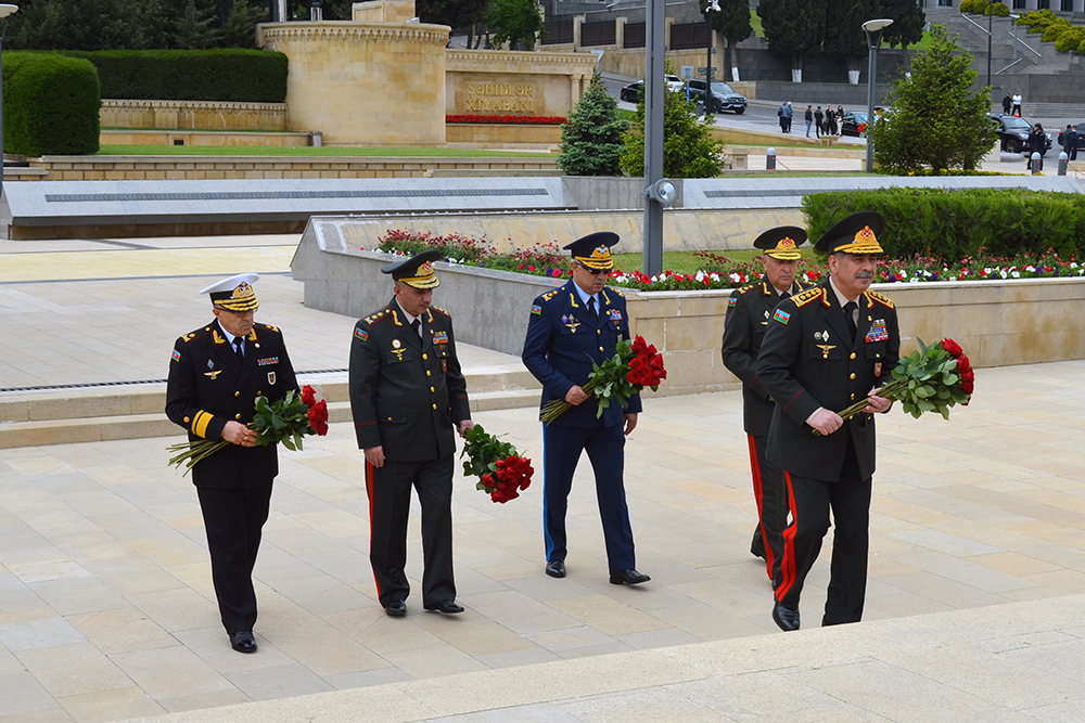 Руководство Министерства обороны почтило память погибших в ВОВ - ВИДЕО