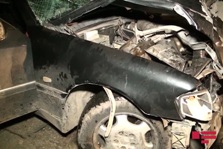 В Исмаиллы автомобиль врезался в дерево, погиб водитель - ФОТО