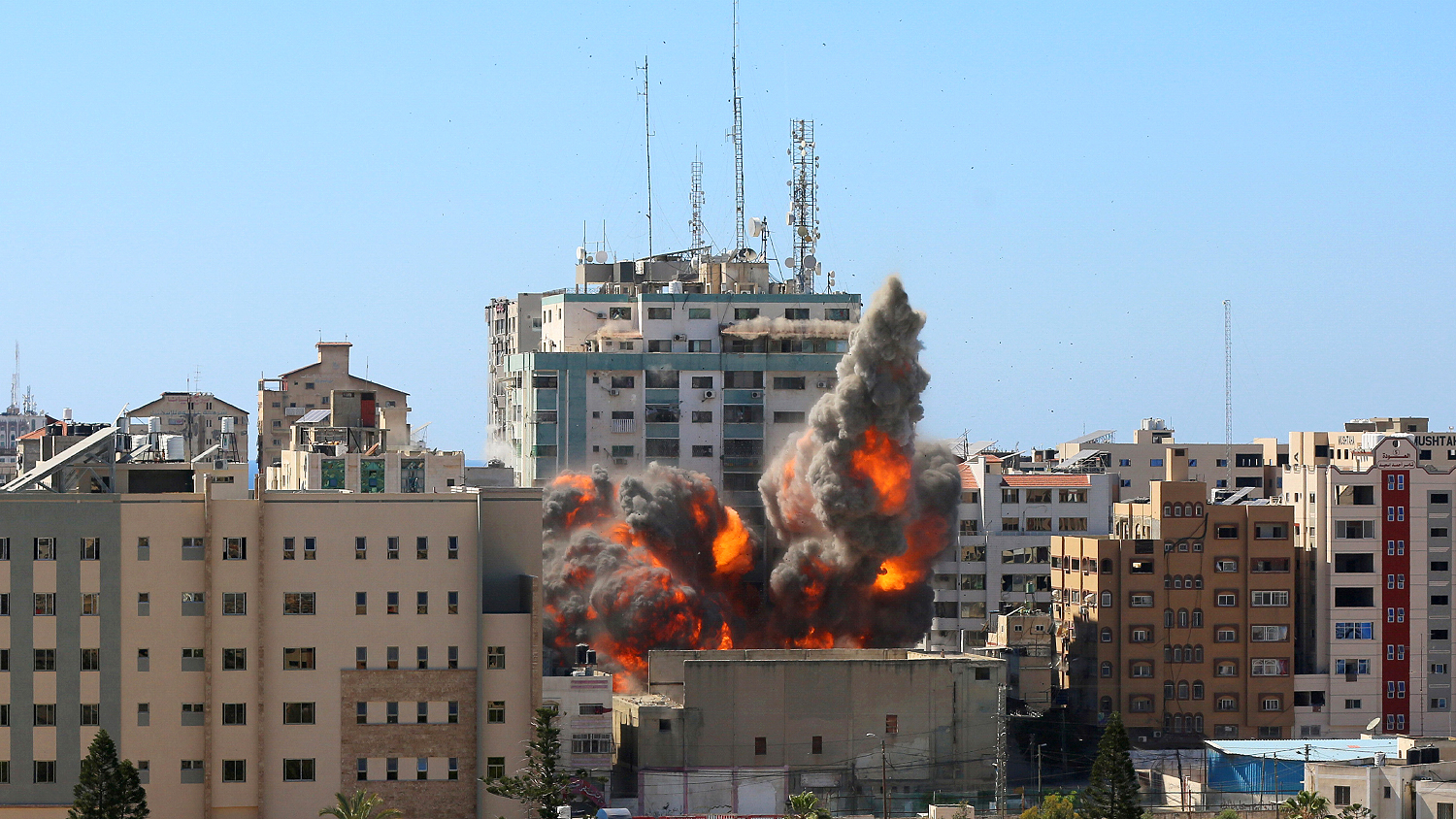 Дома командиров ХАМАС попали под удары израильской авиации