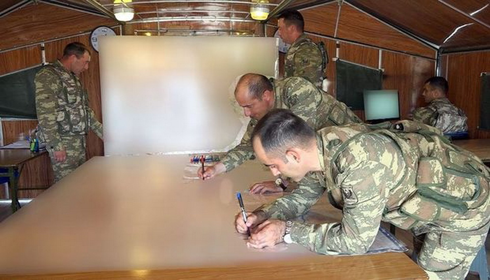 В войсках Нахчыванского гарнизона продолжаются командно-штабные учения - ФОТО