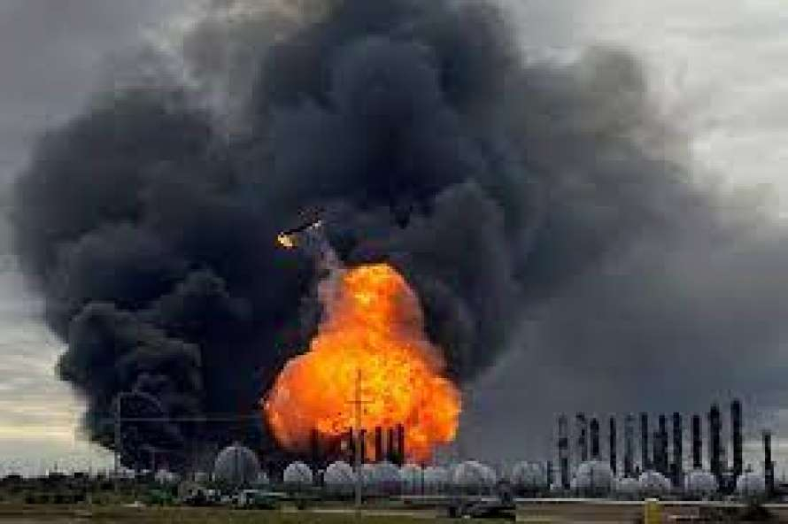 Взрыв и пожар с человеческими жертвами на заводе в Иране