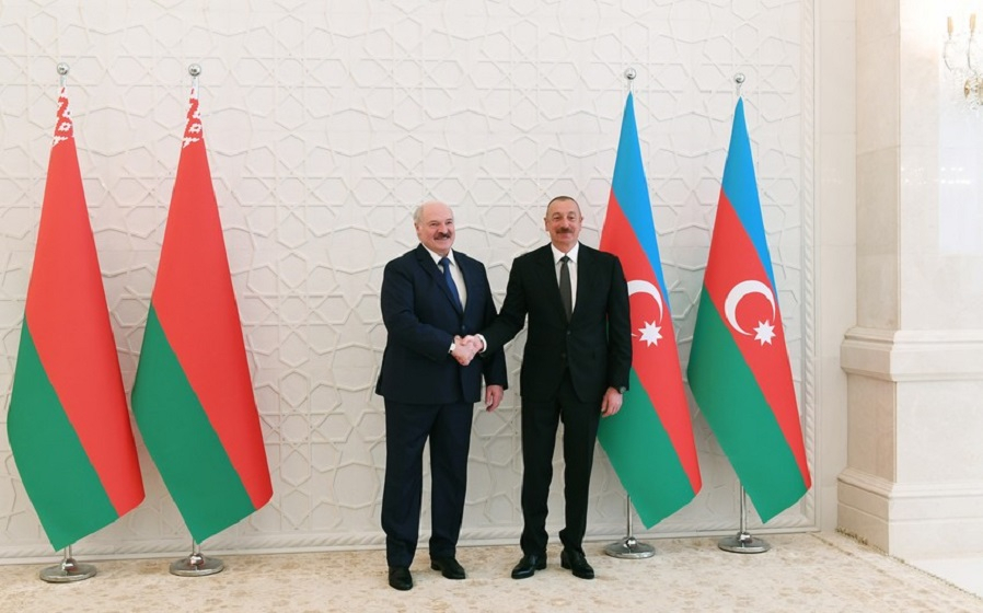 Александр Лукашенко направил поздравительное письмо Ильхаму Алиеву