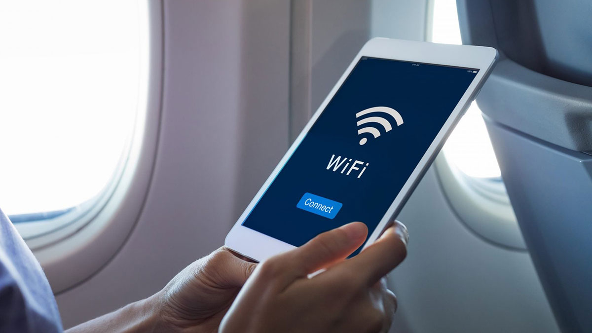 Илон Маск планирует раздавать свой Wi-Fi на борту самолетов