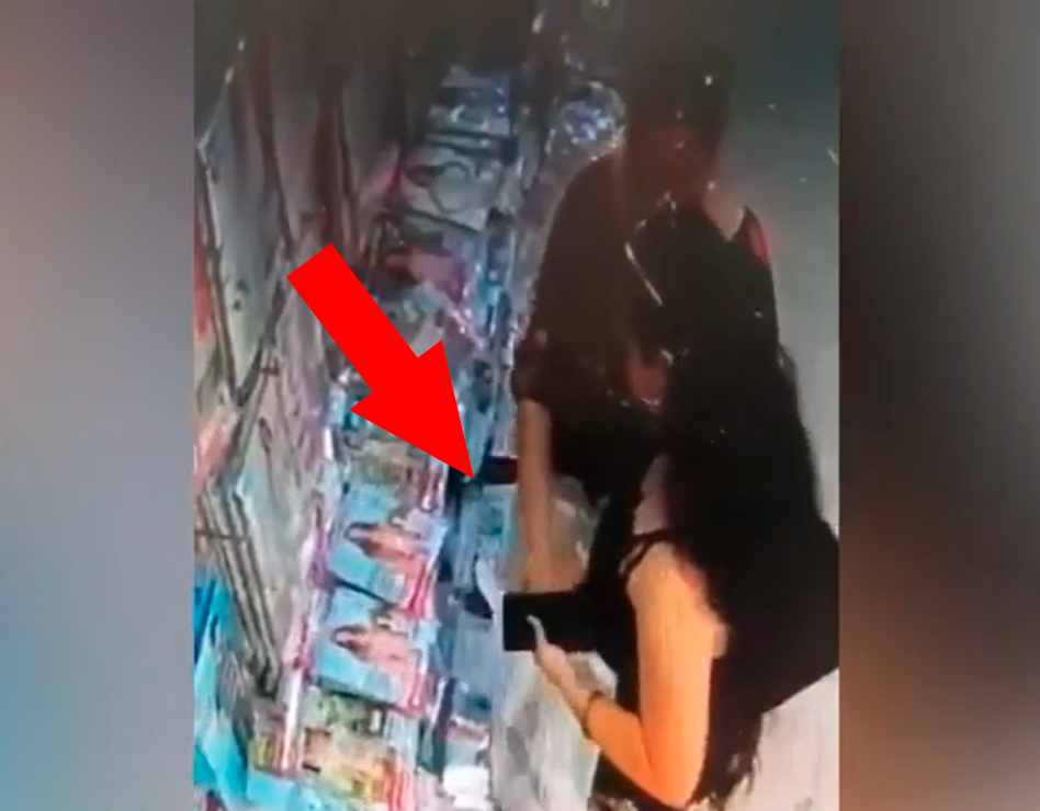 В торговом центре Баку женщины украли нижнее белье - ВИДЕО