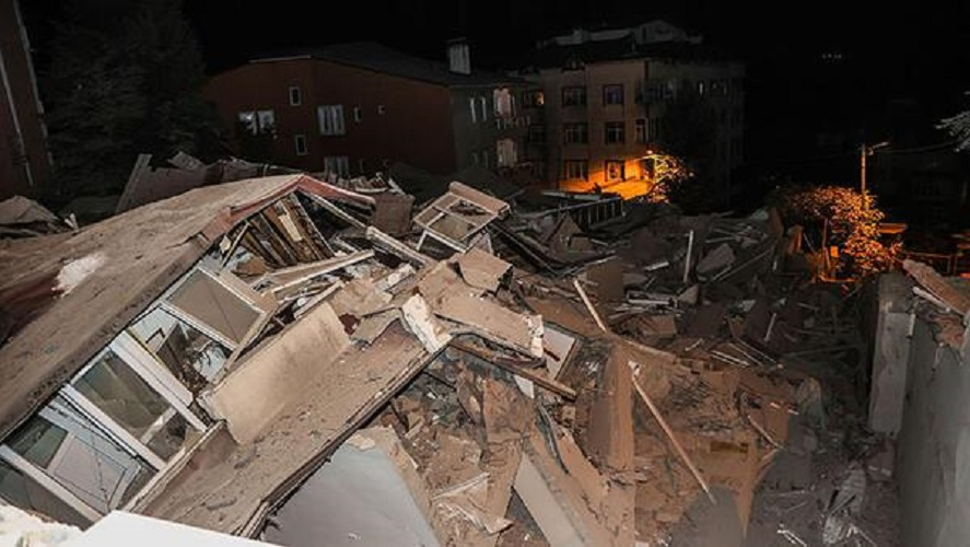 В Стамбуле обрушилось 11-этажное здание